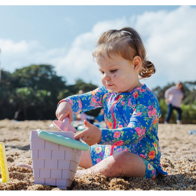 Clovelly Castle Bucket | Pink & Pink